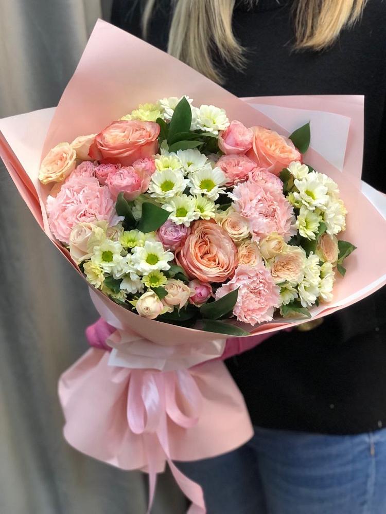 Букет цветов из: Гвоздики, Розы и Хризантемы в Лабинске