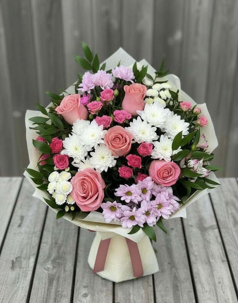 Букет цветов из: Альстромерии, Гвоздики, Розы и Хризантемы в Лабинске