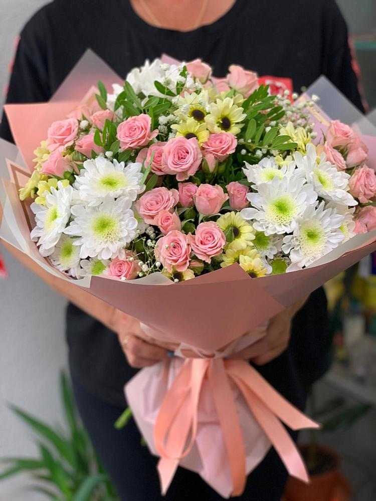 Букет цветов из: Розы и Хризантемы в Лабинске