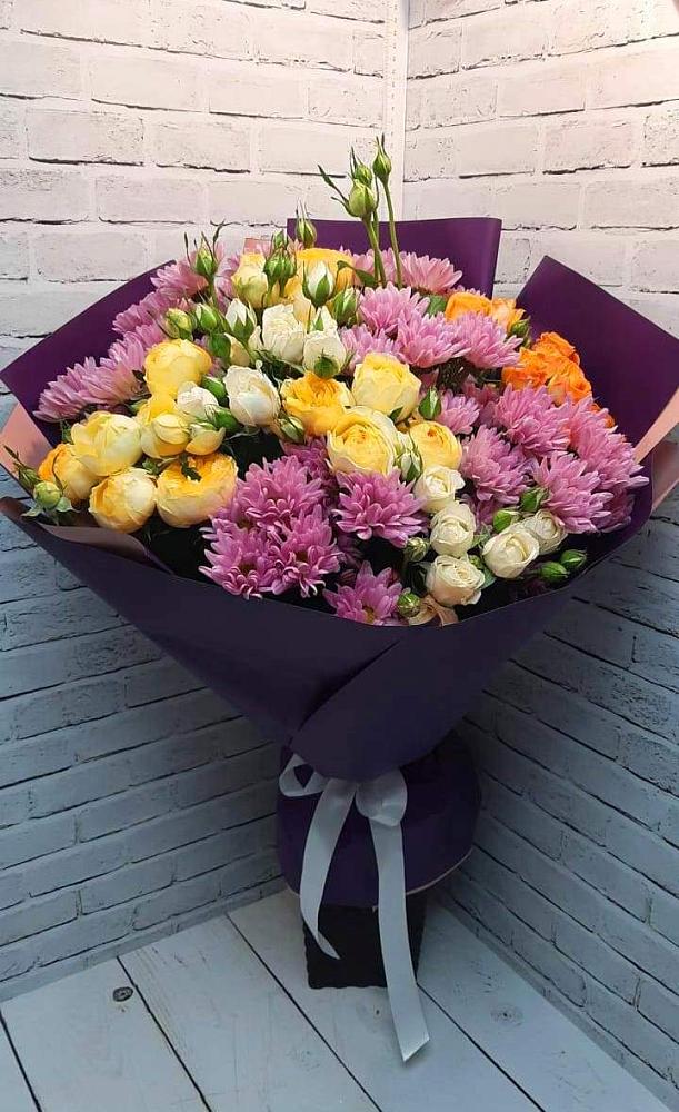 Букет цветов из: Хризантемы и Розы в Лабинске