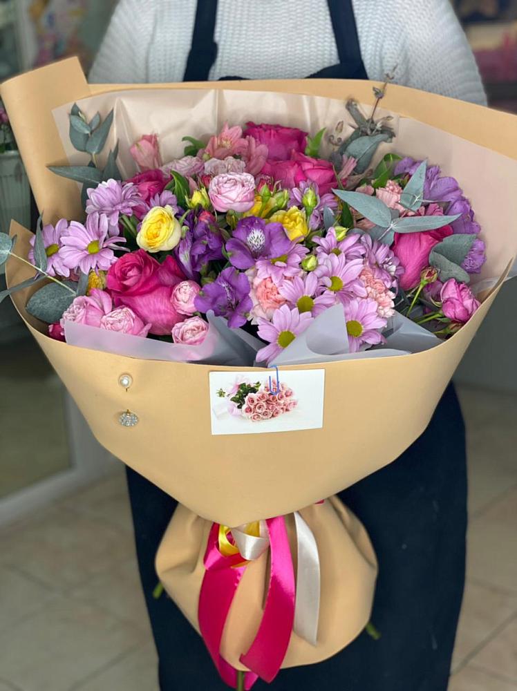 Букет цветов из: Хризантемы, Гвоздики и Альстромерии в Лабинске