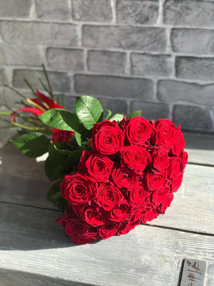 Букет Красные розы Фридом в Лабинске