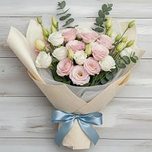 Букет цветов из:  Лизиантусы в Лабинске