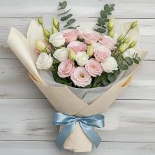 Букет цветов из:  Лизиантусы в Лабинске