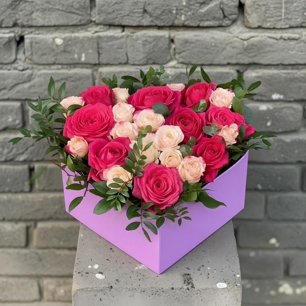 Цветочная композиция из Розы в коробке в Лабинске