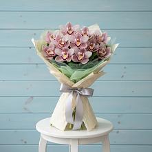 Букет цветов из:  Орхидеи и Розы #REPLACE_PRED# Лабинске