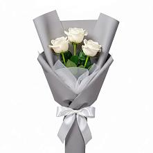 Букет 3 белые розы в Лабинске