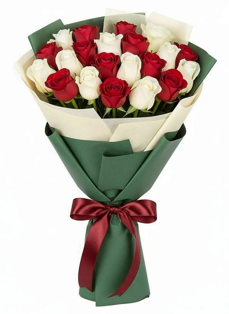 Букет Микс из красных и белых роз в Лабинске