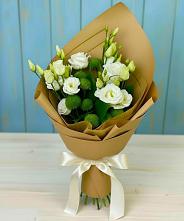 Букет цветов из:  Хризантемы и Лизиантусы #REPLACE_PRED# Лабинске