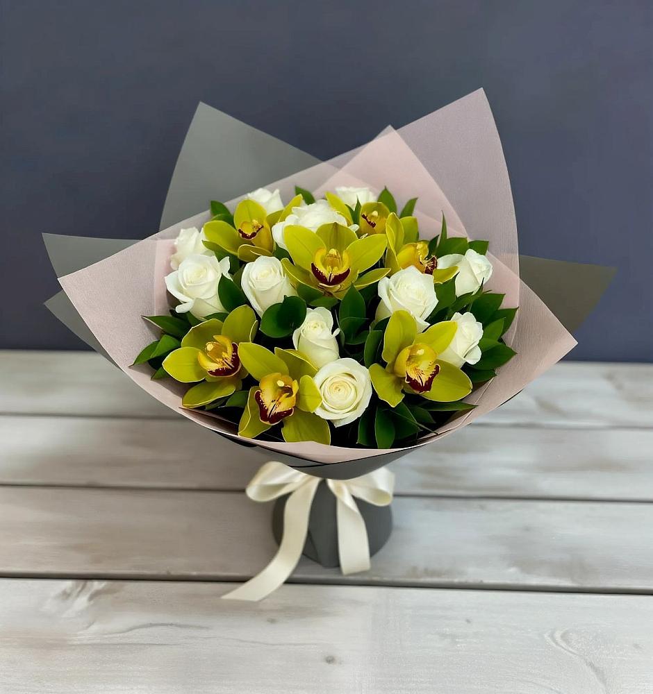 Букет цветов из: Орхидеи и Розы в Лабинске