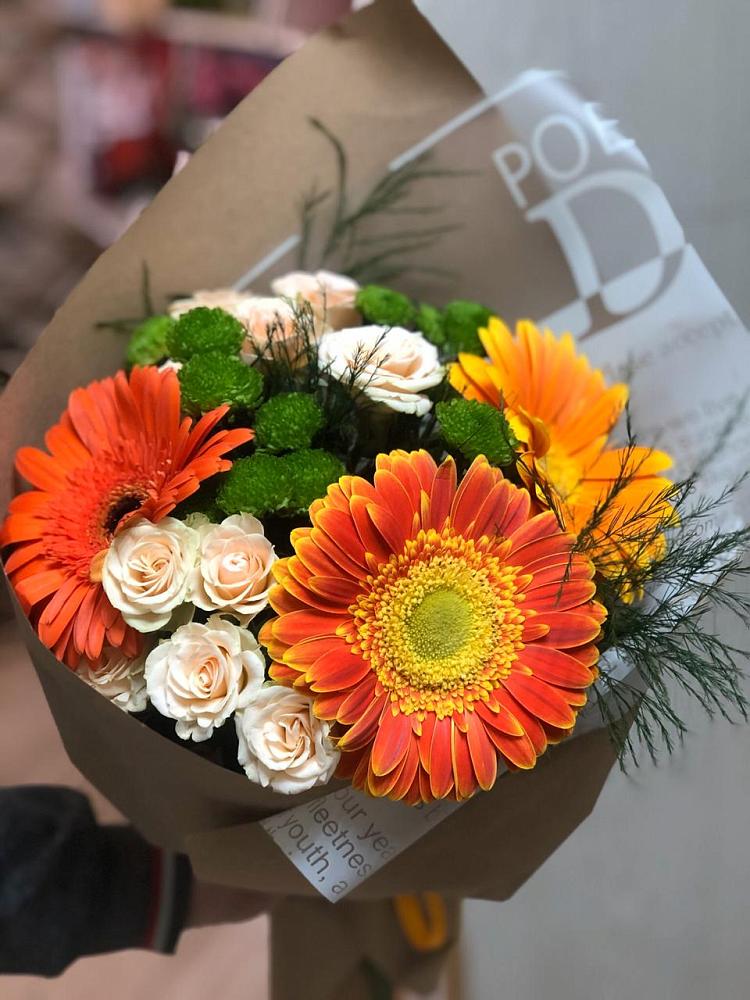 Букет цветов из: Герберы, Хризантемы и Розы в Лабинске