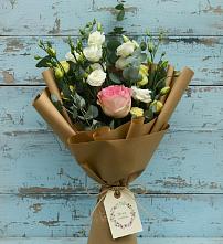 Букет цветов из:  Розы и Лизиантусы в Лабинске