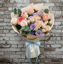 Букет цветов из:  Розы, Лизиантусы и Гвоздики #REPLACE_PRED# Лабинске